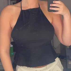 Linne top - Linne top med snörning i nacken, svart, helt ny med prislapp. Storlek S