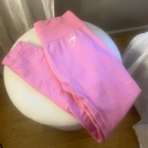 Byxor - Gymshark byxor i jätte bra skick inga defekter.💗
