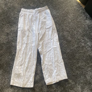 Vita linnebyxor xs - Vita linne byxor i storlek XS