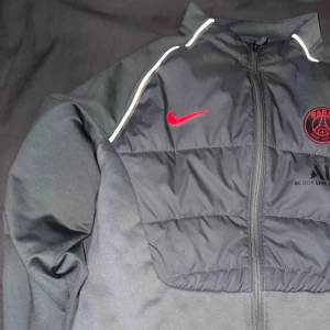 Nike psg sweater - Bra skick använd fåtal gånger. Storlek M