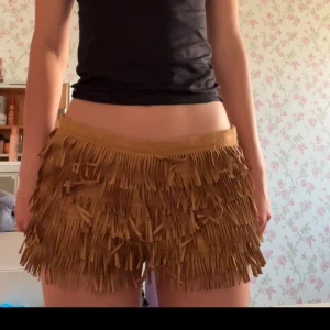 Svinsnygga läder short  - Så snygga läder shorts med fransar. Coola till sommaroutfits❤️‍🔥❤️‍🔥