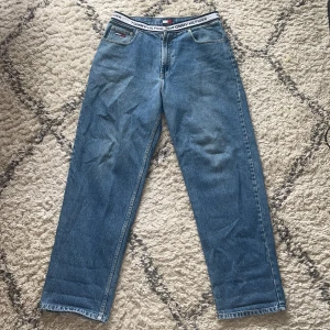 Vintage Tommy Hilfiger jeans! - Rikigt feta vintage Tommy jeans i storlek 34/34 