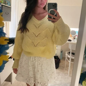 Stickad tröja - Supersöt stickad tröja!☀️🤗