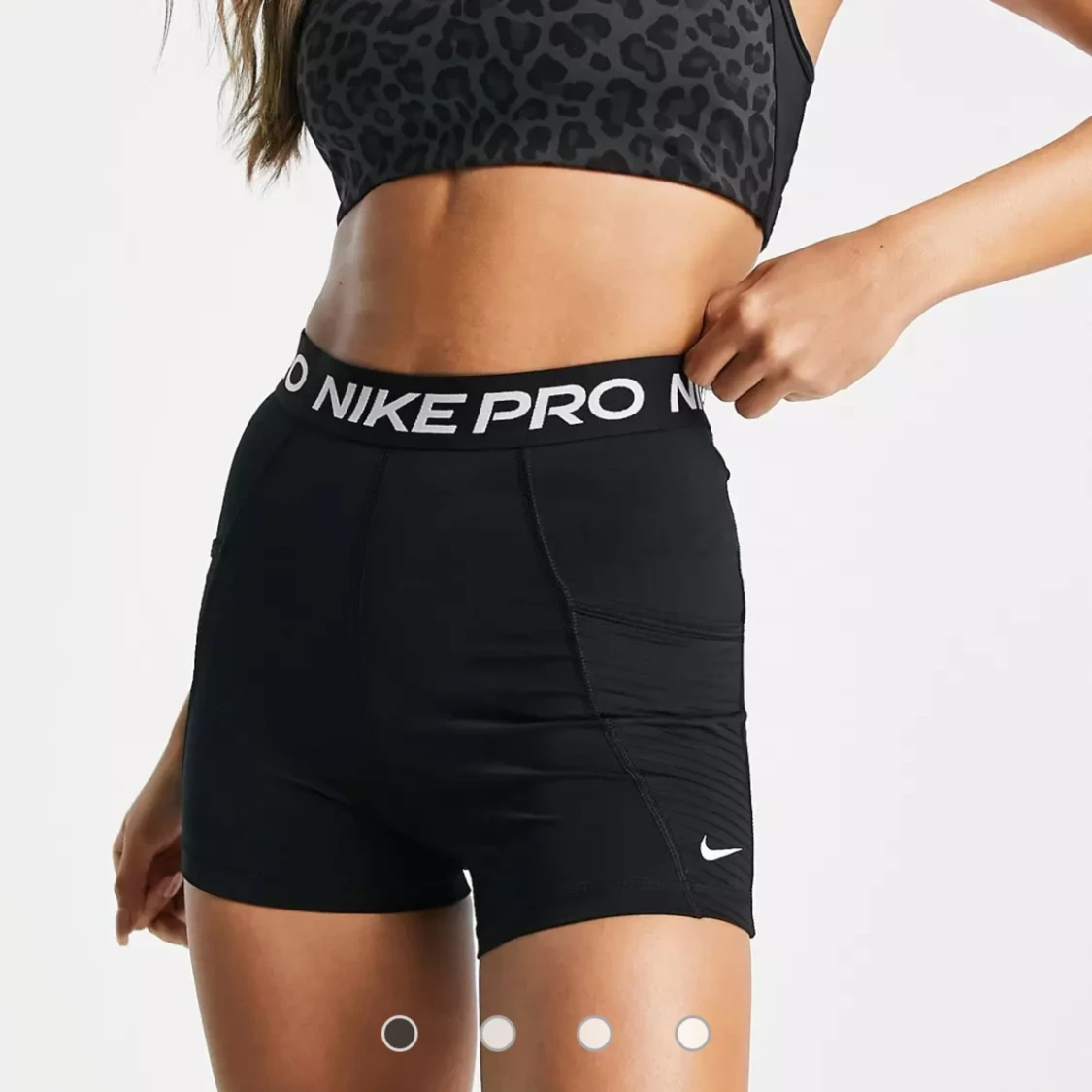 Nike Pro träningshorts strl M