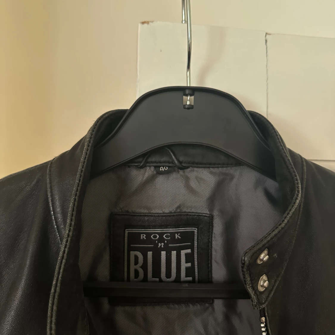 Svart läderjacka - 91