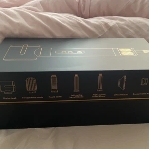 Hårfön - Denna hårfön lik Dysons airwrap! Helt oanvänt 😚 Köpt för ca 1200kr, mitt pris 1000kr