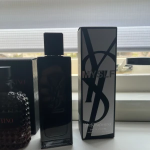 YSL Myslf 100 ml - Hej! Jag säljer min YSL myslf som jag fick igår. Den är en god doft att använda nu till sommaren. Har endast sprayat 6 gånger så den är praktiskt helt ny. Ny pris 1450 på kicks. Mitt pris : 799