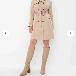 Trenchcoat - Size 38, brand mohito. Used very little, in perfect shape.