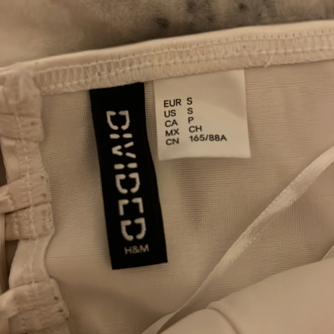  vit tröja med öppen rygg - 91