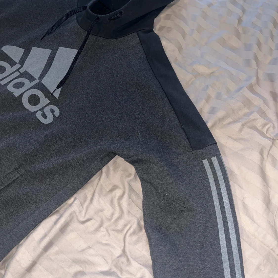 Adidashoodie storlek XL - 90