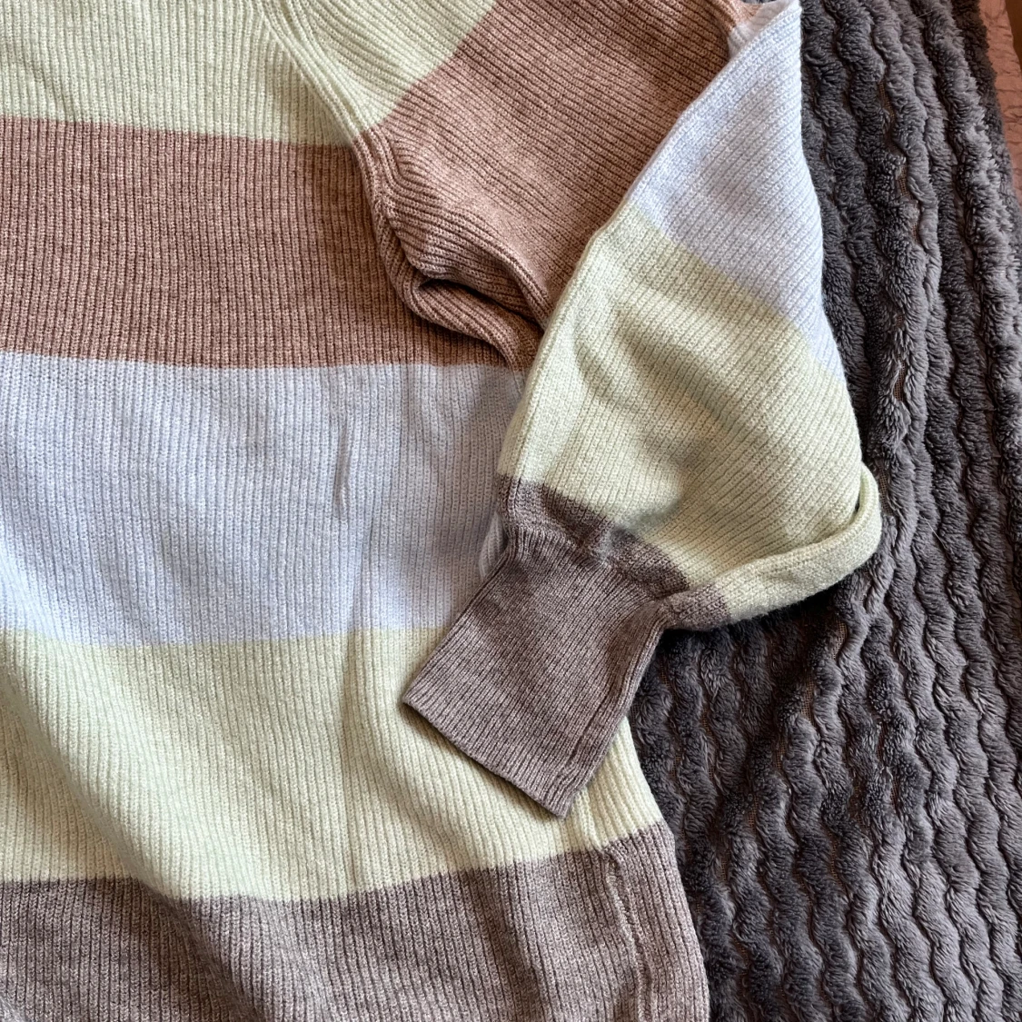 Stickad tröja  - 90