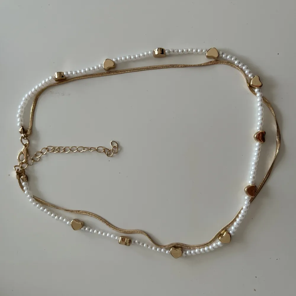 Gulligt somrigt halsband från H&M. Använt en gång. Accessoarer.