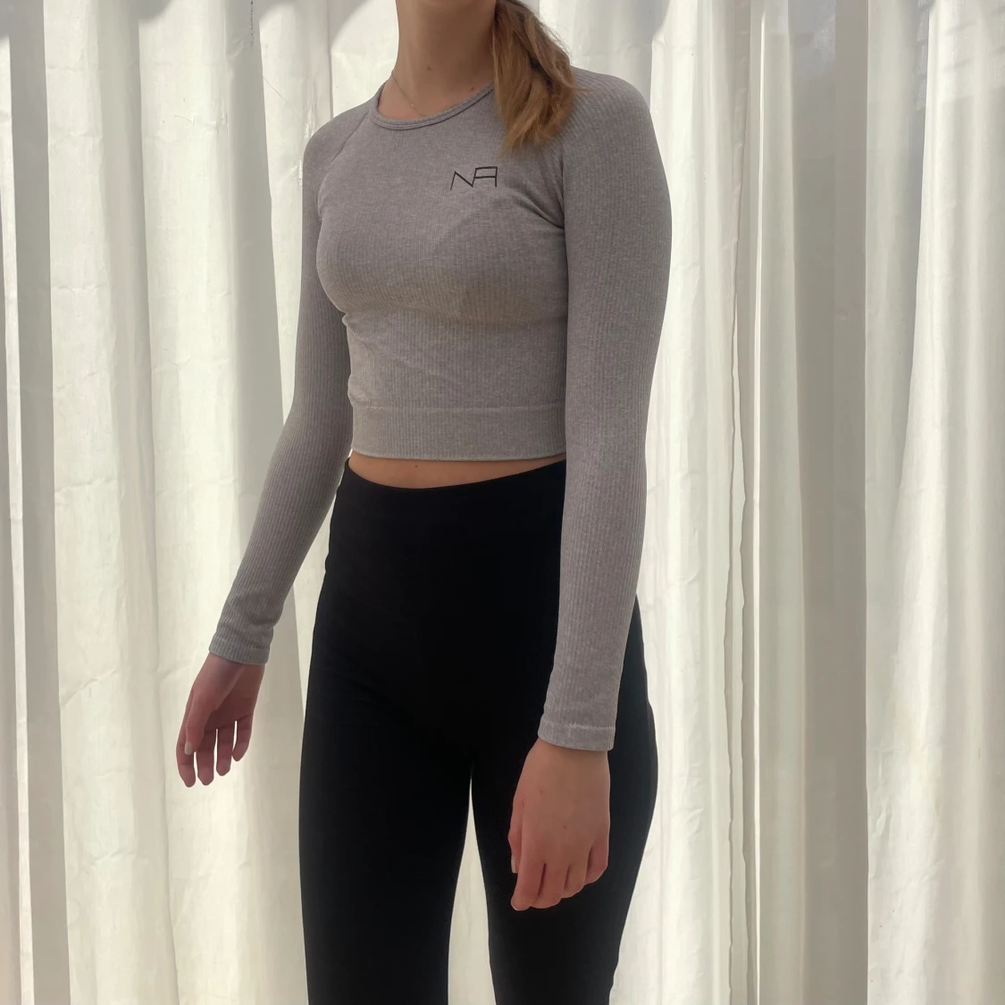 Grå träningströja 