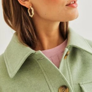 Shacket/pocketjacka - Från bubbleroom så snygg