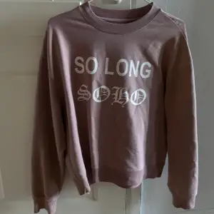 Sweatshirt köpt på Carlings. Storlek S