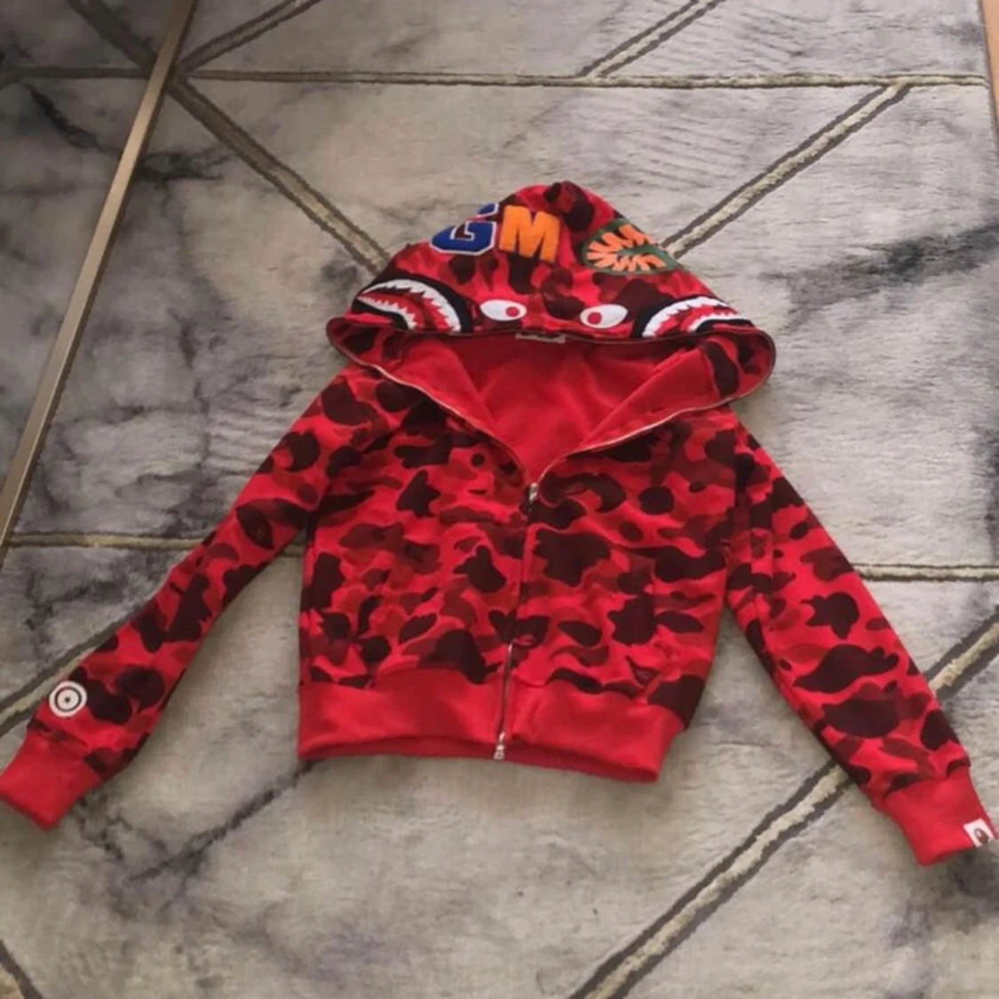 Bape hoodie röd storlek S - 90