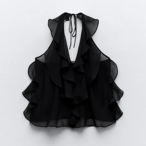 Slutsåld topp från zara  - Säljer denna jätte fina toppen som jag köpte för cirka en månad sen men som jag insett inte riktigt är min smak. Köpt för ordinarie pris 329. 