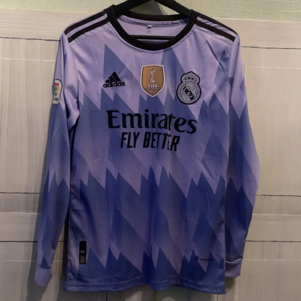 Real Madrid Tröja aldrig använd ✅ Storlek M✅ Pris 200✅. T-shirts.