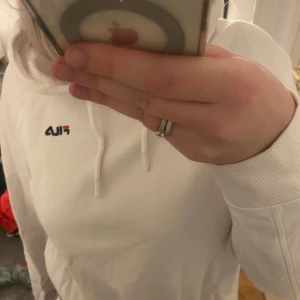 Fila hoodie  - Fila hoodie. Köpt på Nelly. Knappt använd så i bra skick. 