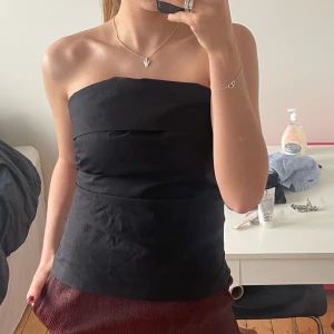 Bandeau topp - Populär topp från zara. Super bra skick!