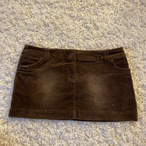 Minikjol  - Vintage minikjol i strl 38🤎 