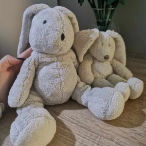Kaniner - Söta kaniner, Stor 70kr, liten 40kr eller båda för 100kr. Köparen står för frakten. 