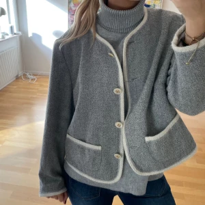 Kofta/jacka  - Super fint!! Helt oanvänd ❣️