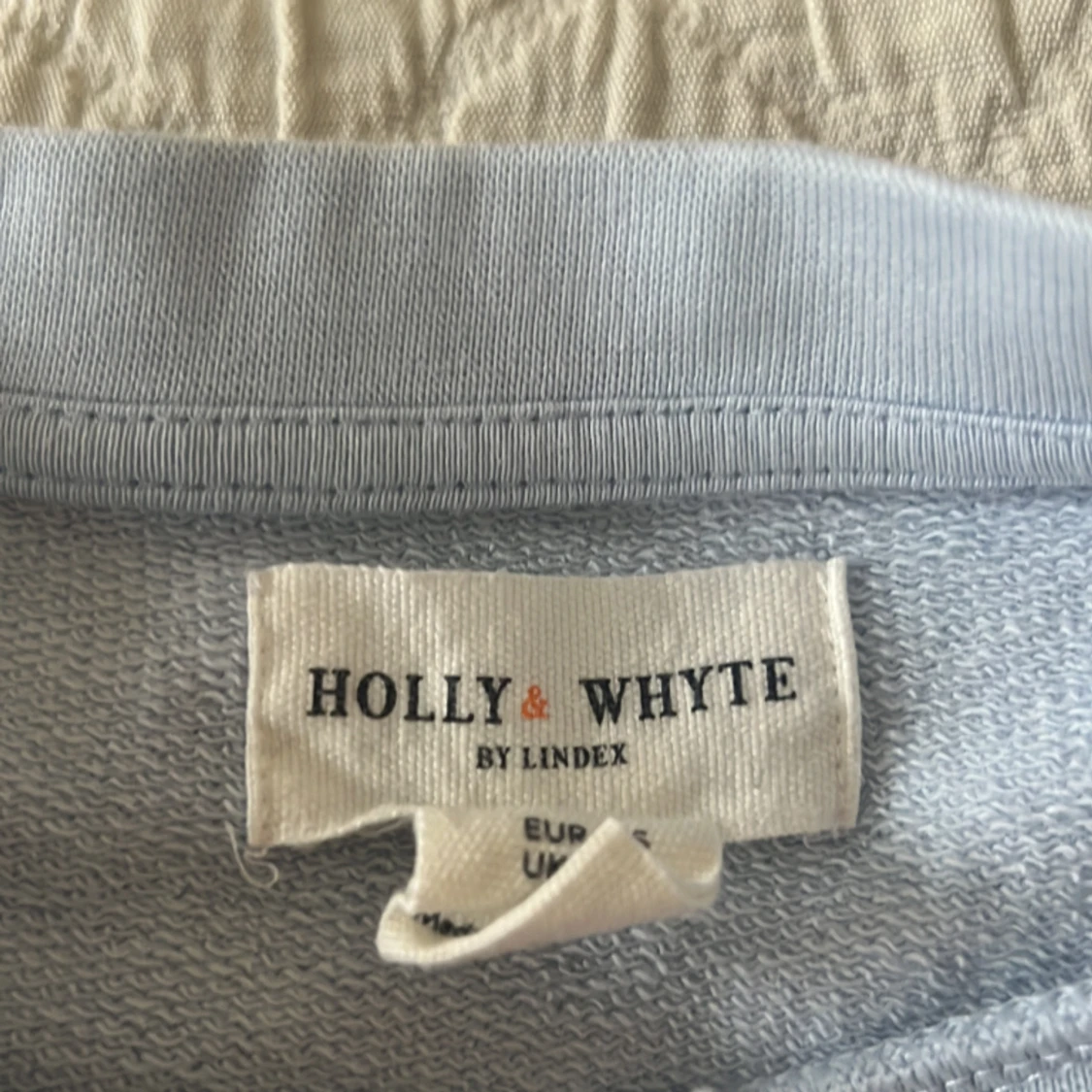 Tröja med puffärm - 91