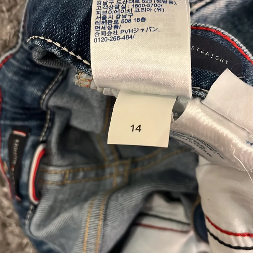 Snygga th jeans som inte är använda mer än 10 gånger. Köptes på deras hemsida.. Jeans & Byxor.