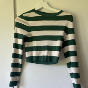 Populär topp från zara - Älskar denna tröja men kommer inte till användning💗