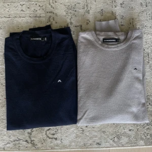 J.Lindeberg sweater - Sparsamt använda. Köp 1 för 299kr eller båda för 499kr.  Marinblå och grå. Storlek M men passar S.