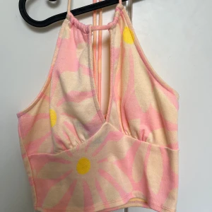 Söt topp - Från Forever 21 i usa. Storlek S använd endast 1 gång.