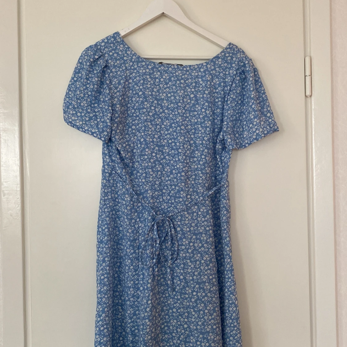 Blommig klänning  - 90