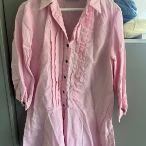Zara klänning - Oanvänd klänning från zara!💗