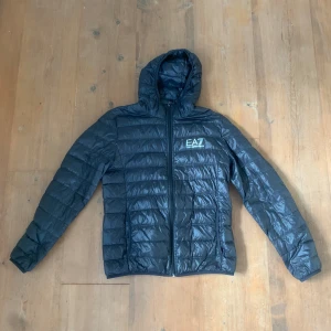 EA7 Jacka - Bra skick, L