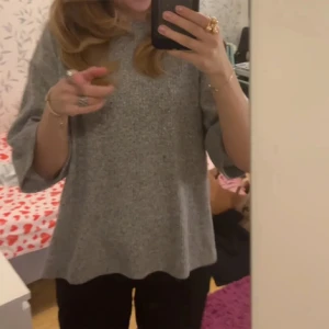 tröja - Trekvartsärmad tröja ifrån lager 157! Super snygg och använd ca 3 gånger men inget nu på senaste!
