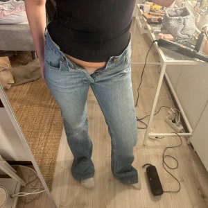 Jeans  - Vintage jeans, står ingen storlek men för små för mig som brukar ha 28/29 i jeans och 38/40 i byxor