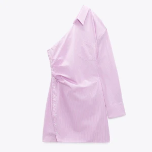 Zara klänning  - Hely ny klänning från zara, prislappen kvar från förra året. Helt slutsåld💖