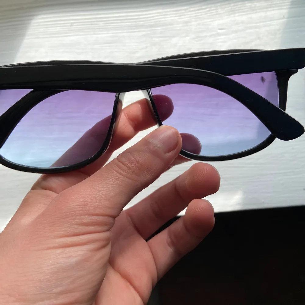 Säljer dessa Rayban boyfriend Liknande solglasögonen. De enda som är skillnaden med Rayban boyfriend solglasögonen är vårt pris. Skaffa dina rayban boyfriend liknande solglasögon idag perfekt för sommaren. Skrev om du har några frågor . Övrigt.