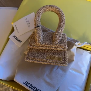 Jacquemus väska  - Oanvänd i förpackningen. Kvitto finns. Beställt från mytheresa