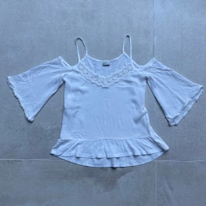 Vit sommartröja - Supersöt sommartröja! Pris kan diskuteras❤️