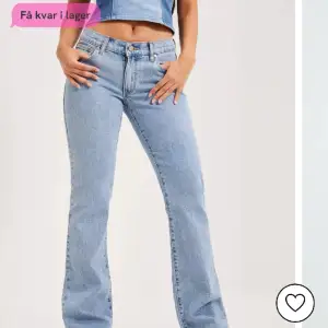 jättesnygga jeans från A-brand, köpta på Nelly. passade tyvärr inte mig så säljer vidare. nya med prislapp, nypris 1000kr storlek 27