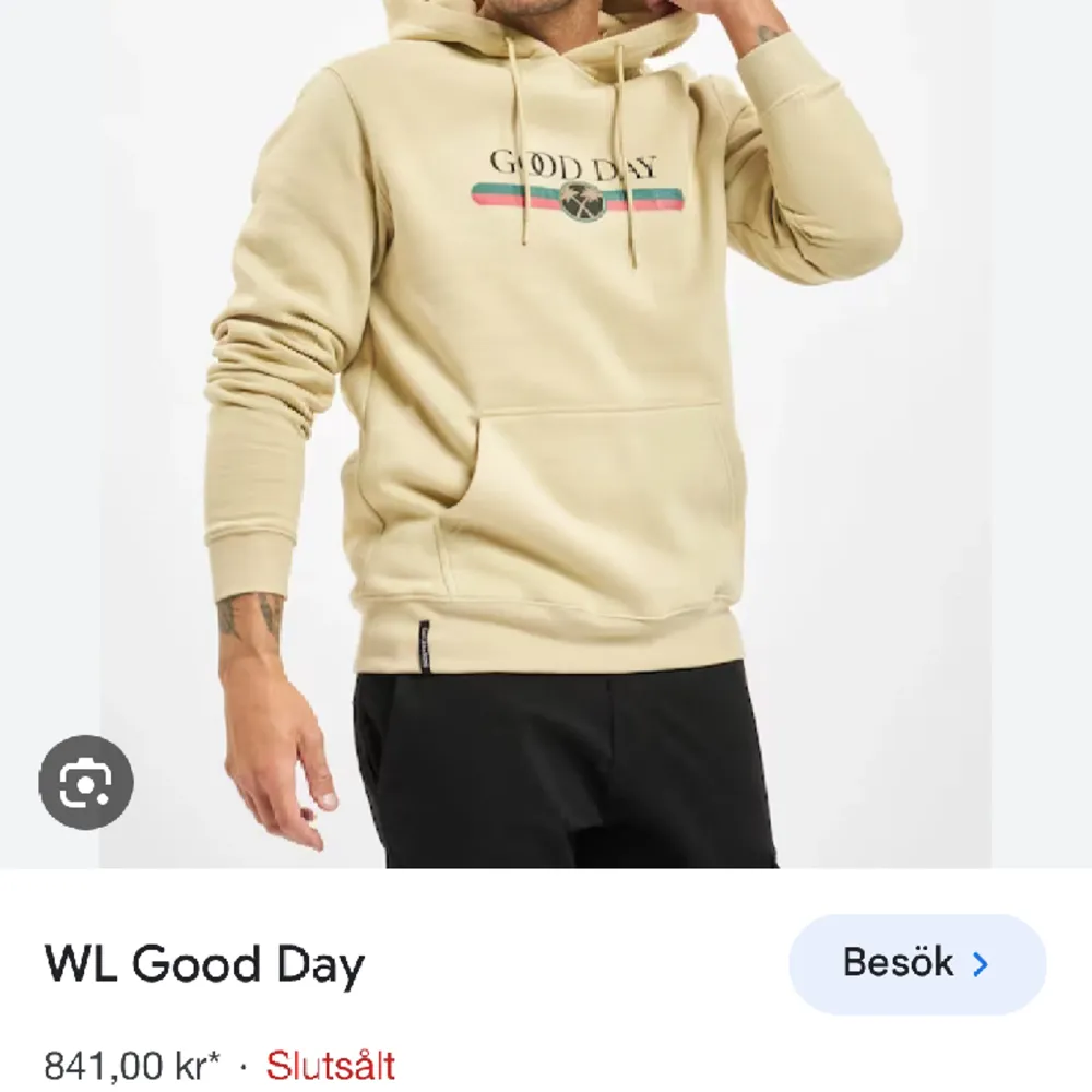 Good day hoodie i size M. Ny skick och samma på bilden fast med text. Värd runt 850 så säljer för 200kr då det är bra material och skick. Unisex så funkar för både kille och tjej🤗 Fodrad inuti så perfekt för året runt. Pris kan diskuteras . Hoodies.