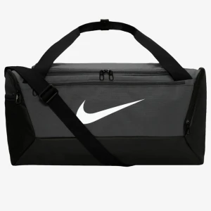 Nike dufflebag - Dufflebag i bra skick från Nike. Endast använd ett fåtal gånger då jag tycker den är för stor för mig. Super rymlig och perfekt som packväska om man ska iväg över en helg (bilderna är lånade från zalando)