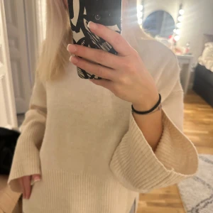 Stickad tröja - Stickad tröja från Gina storlek M