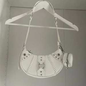 Minibag  - Fin väska från NewYorker. Endast använd en gång