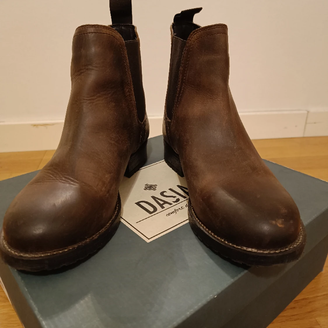 Bruna läderkängor Dasia - 90