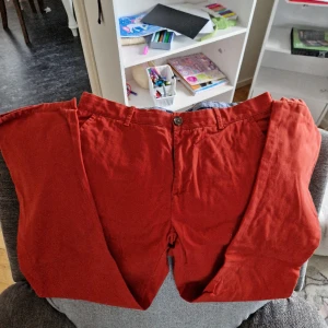 Tommi Hilfigher Chinos - Säljer en Chinos byxor från Tommi.