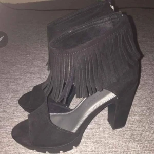 Sandaler - Sandaler vänligt bekväma att gå.i. har gjort det under test typ när jag fick de. Men de var lite för stora aå kunde dj ha de med. 