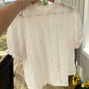 Vit blus - Vit blus i perfekt skick! 